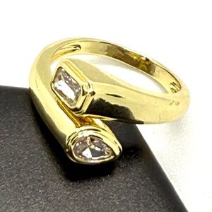 Elegant Gold Ring with Clear Stones